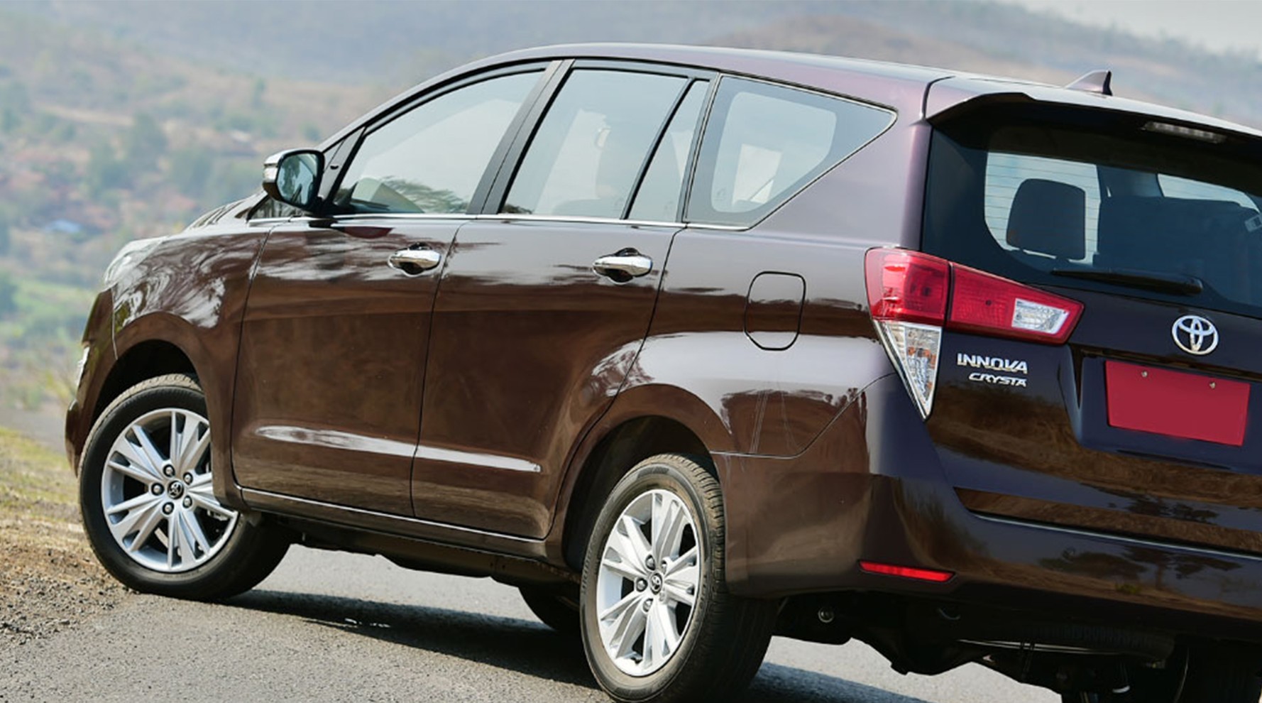 Toyota Innova – Comfort SUV (6 Seater)
