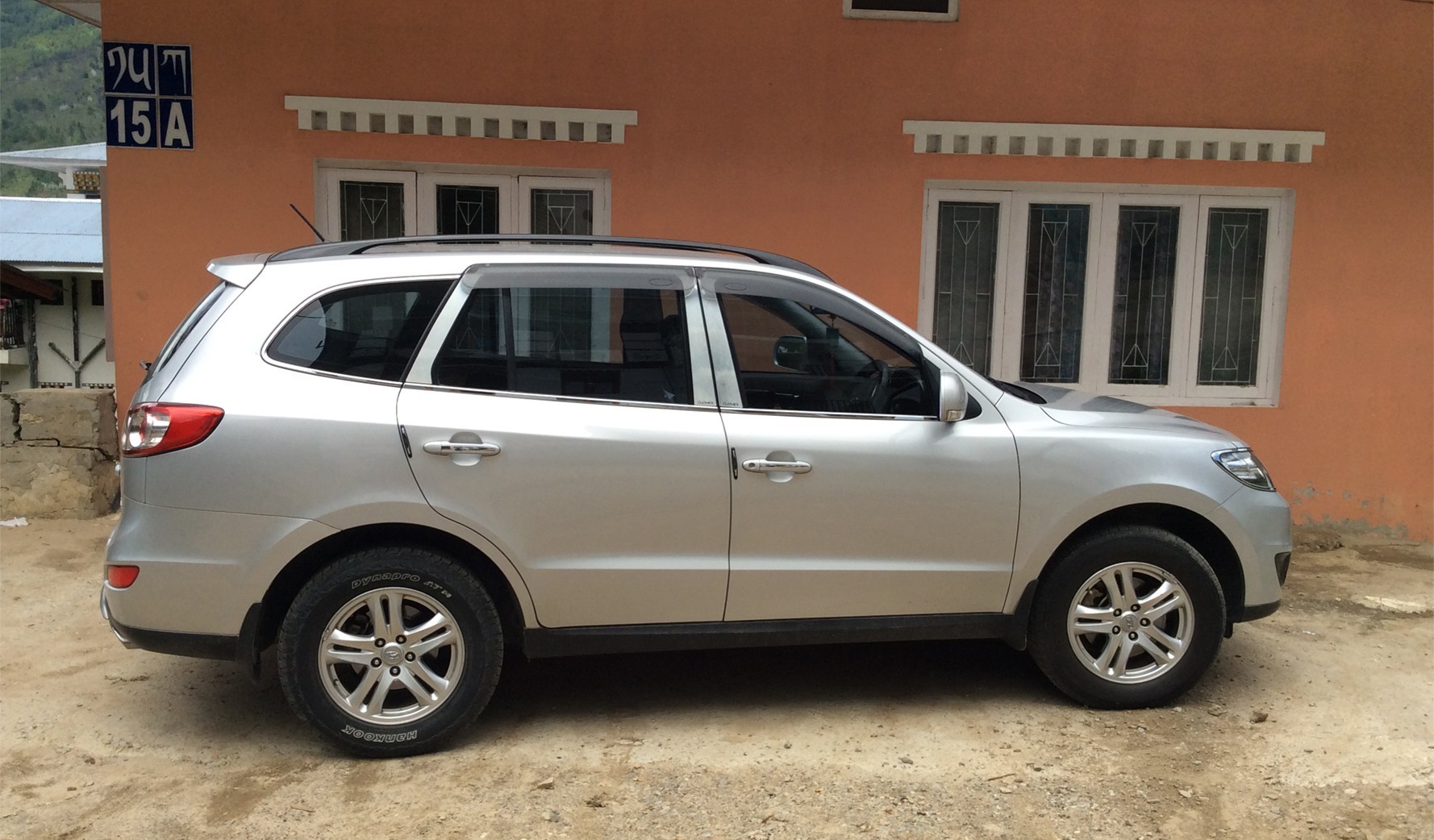 Hyundai Santa Fe – Premium Comfort SUV (5 Seater)